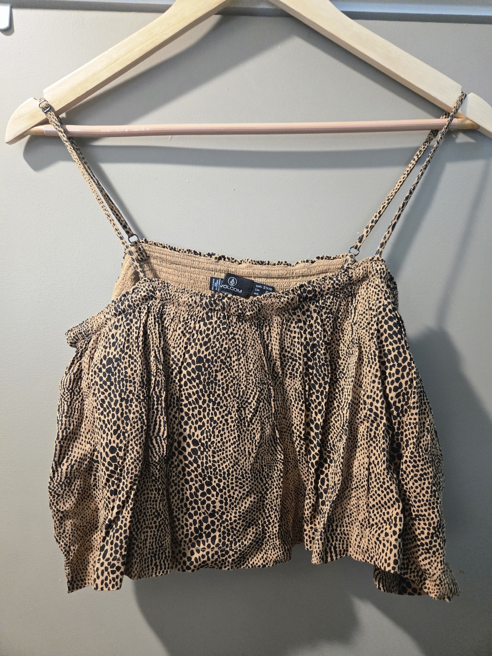 Volcom Leopard Print Smocked Ruffle Cami Crop Top Small 4/6